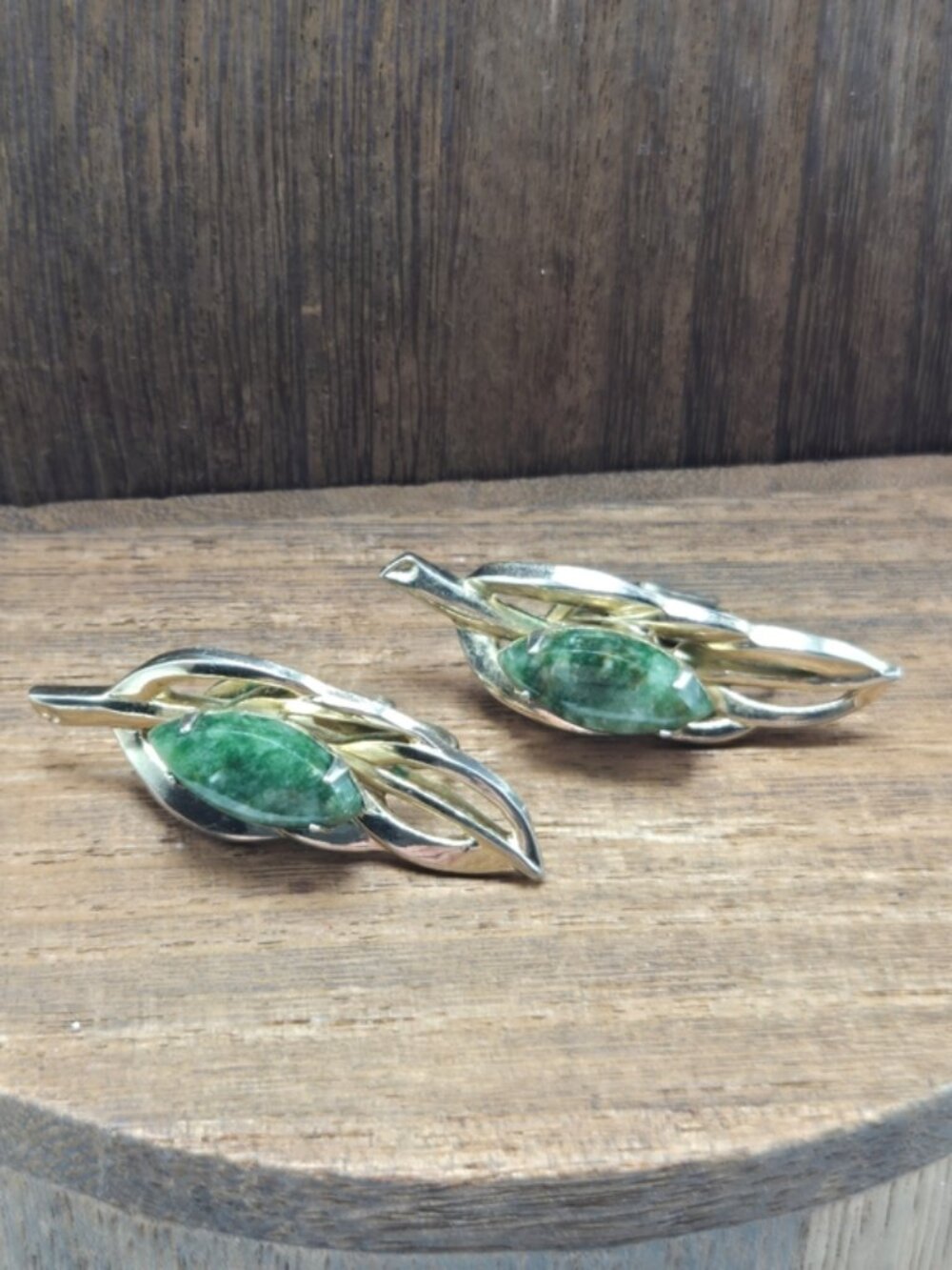 60's Jade Leaf Shape Earrings Clip-On Gold Tone Studs Collectable Fashion VTG